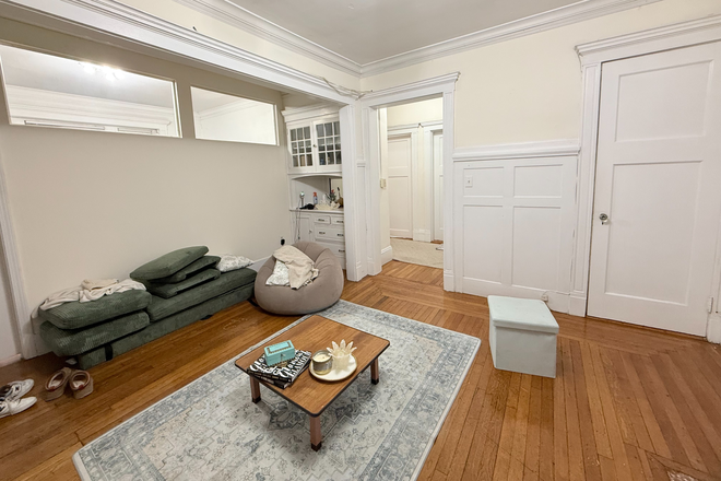 Call NOW for showings! 617-236-8600 - PARK DRIVE - *NO FEE* TRUE 3BR W/ LIVING RM, H&HW INC, LNDRY IN BLDNG, DW BY CAMPUS AVAIL *9/1/2026* Condo