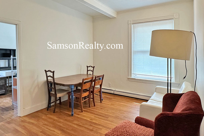 interior - Townhouse , 2 full baths, parking, laundry SAMSON REALTY 7240