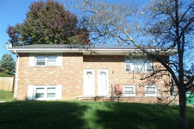 Photo - 2 Bedroom, 1 Bath Duplex House