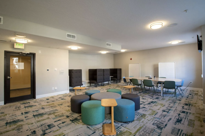 Study Rooms - Alight Gainesville 3x3, 15 minute walk to Turlington **SUMMER 2026: GIRLS ONLY** Apartments