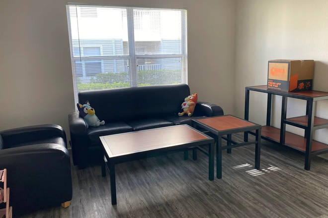 Living Room - Pointe at Central 2x2 Summer Sublet (FIRST MONTH FREE)