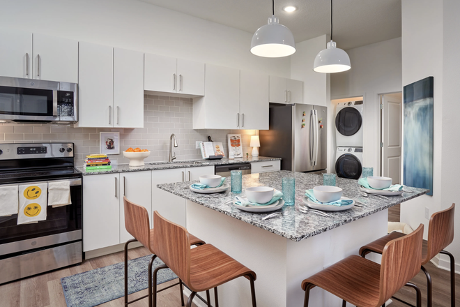 Kitchen - 1 Bed/1 Bath in a 4x4 available in August Apartments
