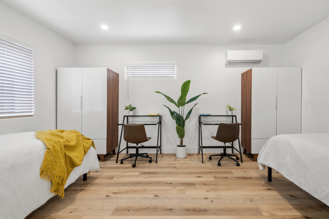 Double Bedroom - Large Single & Double Rooms for Students - Near Campus and Downtown Berkeley Apartments