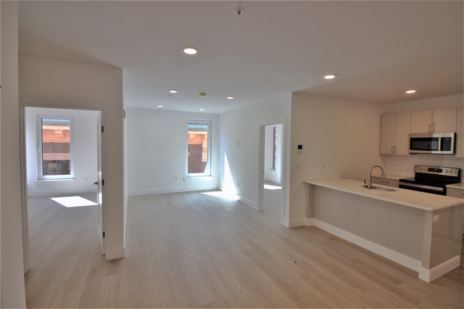 1 Newcomb St - No fee 2 Beds 1 Bath - south end - modern
