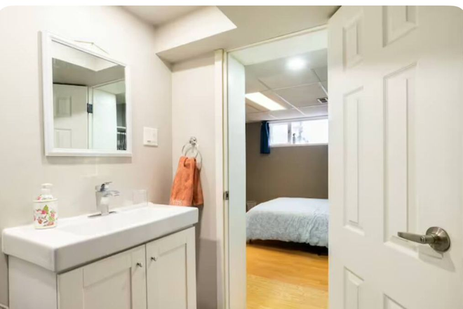 Private bathroom - Basement unit in Fesserton Road, Richmond hill, Utilities included! House