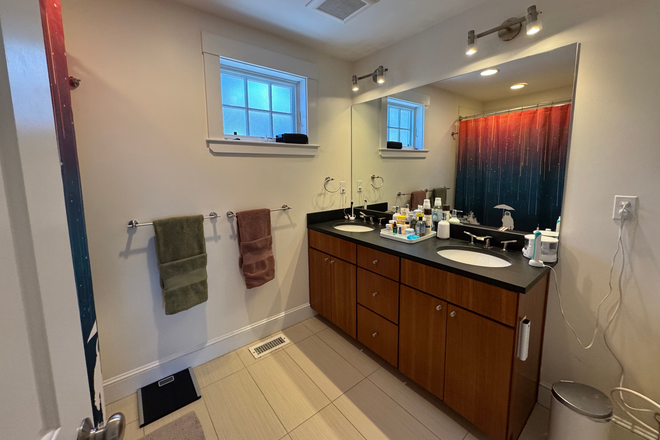Primary bathroom - Spacious, modern, furnished 3BR/2.5BA townhouse; easy walk to Green or Red line
