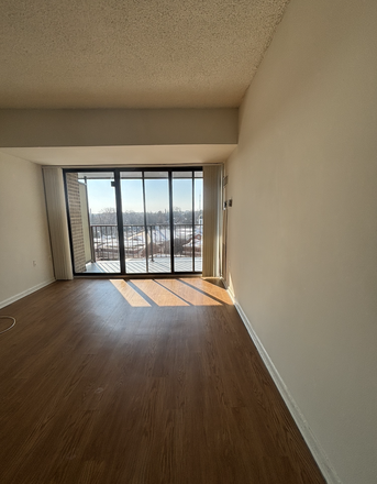 Living Room - Connecticut Heights Apartments