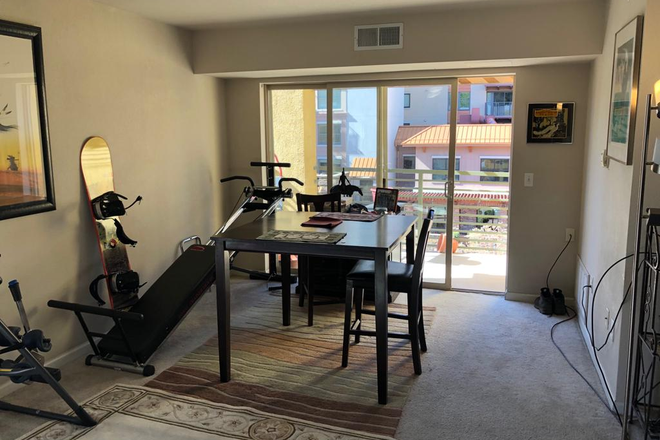 living room deck access - 2 blocks walk to Math/Computer Science/ Engineering Condo