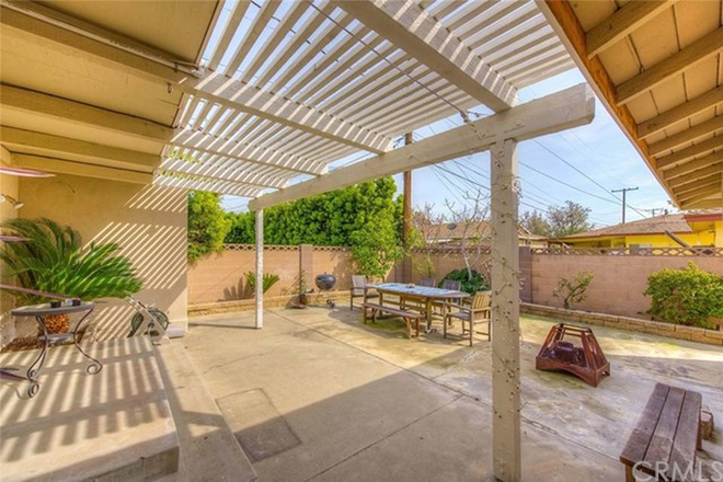 backyard and patio - Room for rent 1.2 miles from Chapman University House