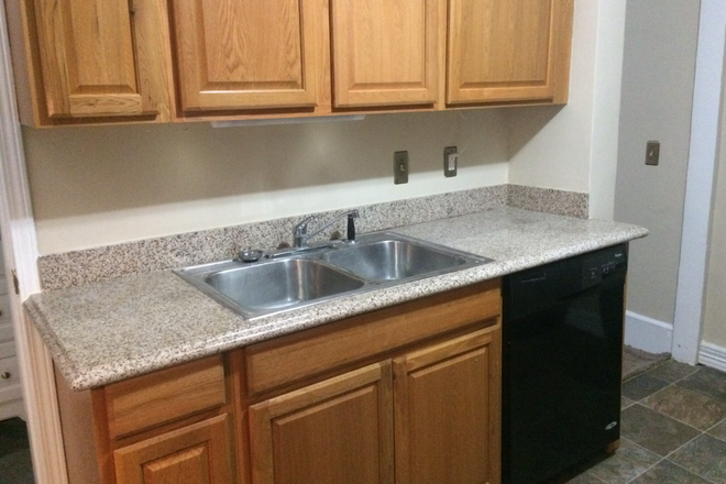 Kitchen - 1111 Soren St