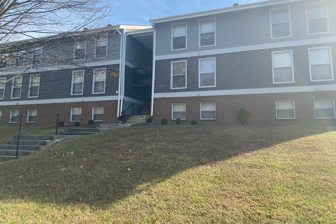 Outside - 1 Bed in 2BR/1BA – Shawnee Apartments