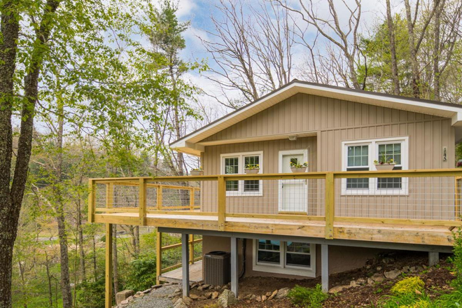Outside View - Two Rooms Available in a  4 bedroom/2 bath house