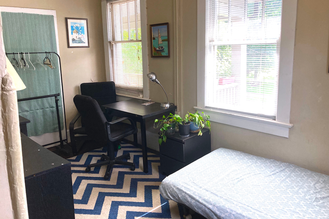 Bedroom - Charming affordable room in a great location Apartments