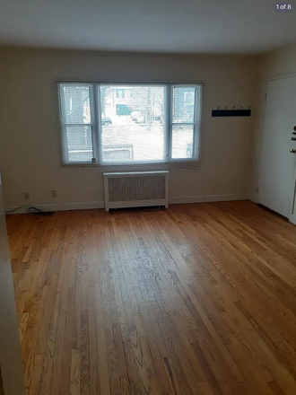 Living room - Spacious 2b apartment in Wayland Sq!