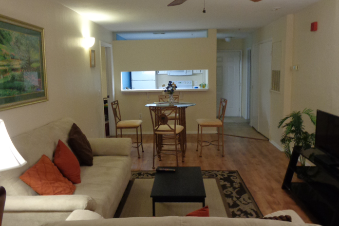 living room-1 - Countryside Condo of UF