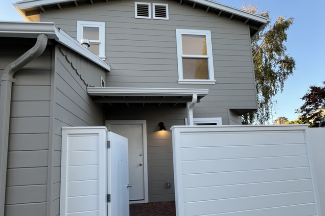 Private Entrance - Albany In-law in Gilman District