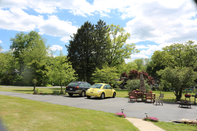 Parking - 2BR cottage-Washington Ave-Franklin Township House