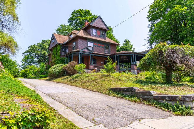 Front1 - Most beautiful 2-Bedroom apartment around