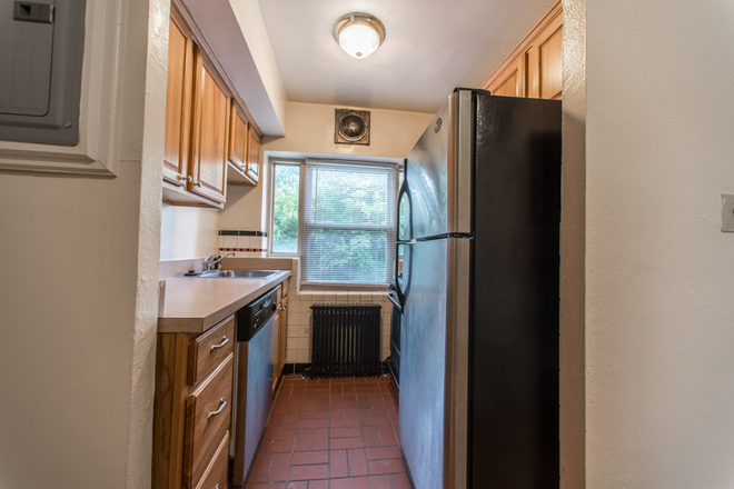 Kitchen - 428- 432 Riddle Apartments