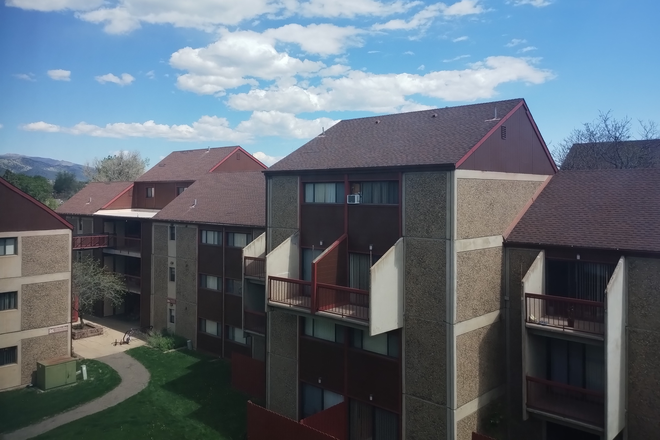 Newton Apartments - Summer Short-Term Rental next to CU & Naropa (June / July)