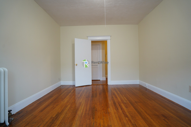 1 - OCTOBER 1st - Bright 1Bed w/ H/HW and laundry in-building on Greenline Apartments