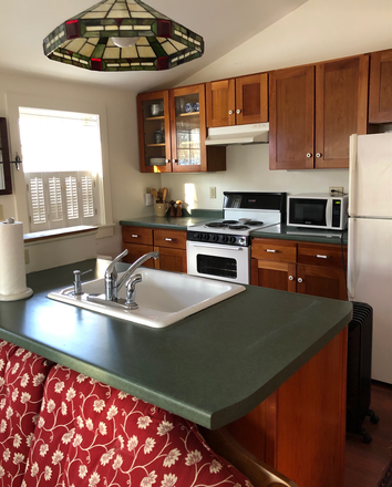 Kitchen - Furnished Efficiency Apt, near campus for Med/Grad student/professional;Travel nurse