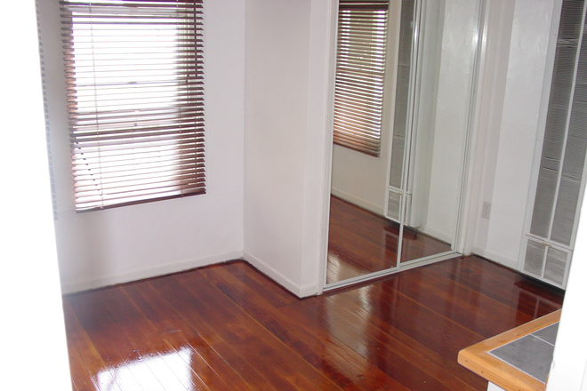 This studio is facing closet - Studio for Rent Apartments