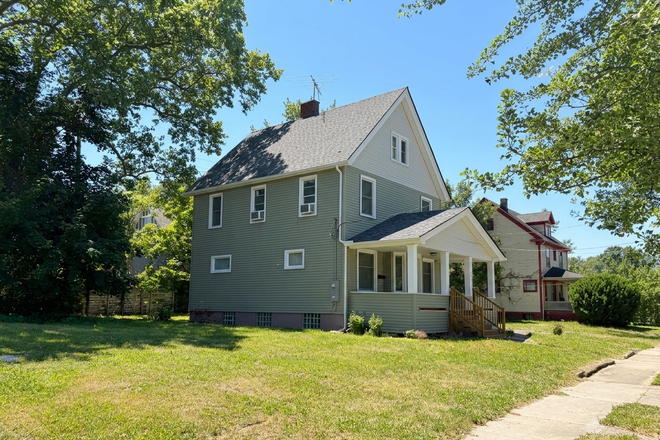 Outside - 🎓 CWRU Alum Owned! Newly Renovated 5BR/3BA Near Campus House