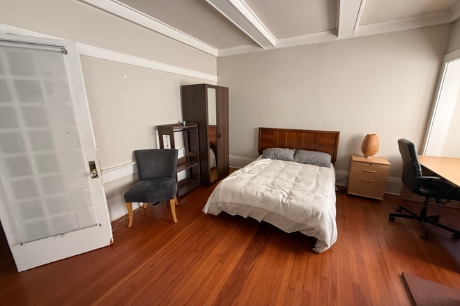 Monterey Pine Suite - Three Bedrooms Available or Full Furnished Apartment near UC Berkeley