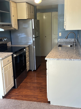 kitchen - Spanish Towers 2 bedroom corner unit Condo