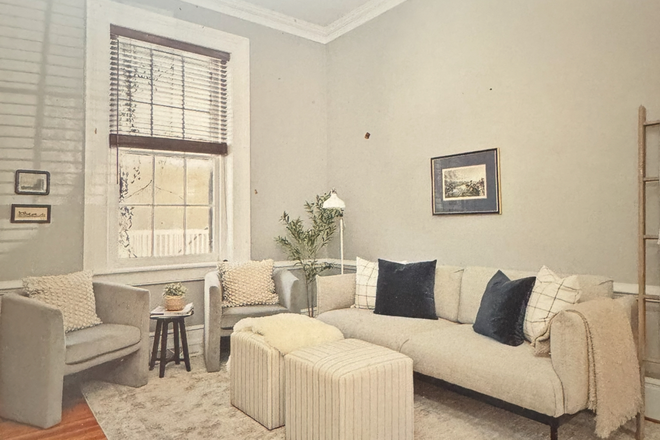 Living room - Historic gem steps from cultural & historic landmarks of downtown Lynchburg