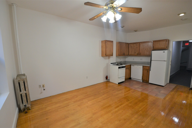 1 Bedroom Apartment - NO BROKER'S FEE! Available for 9/01 - Charming 1Bed on Symphony Rd.