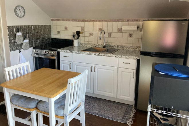 Kitchen - Shepherd Street - Fully Furnished/Utilities Included -1 mile to Duke Apartments