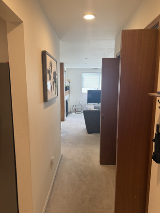Entry - Looking for roommate for appartment Apartments