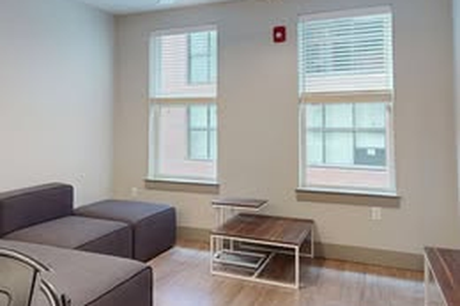 Common Area - Aspen Heights Bedroom in 5b/5b Apartments