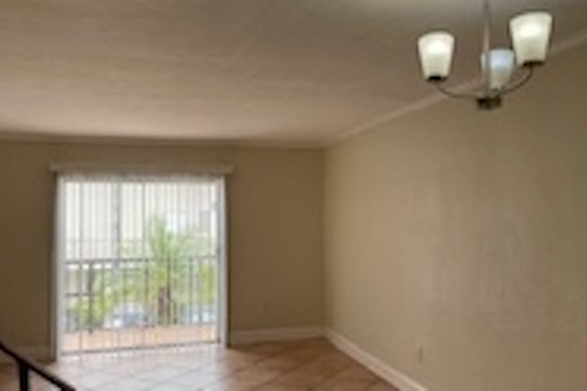 living room - Beautiful 2 bedroom 2.5 bathroom corner apartment