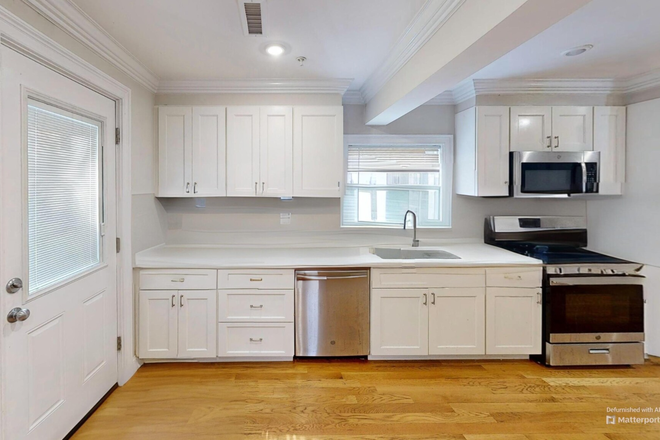 - - NO BROKER FEE - LAUNDRY IN UNIT - Avail NOW!! Apartments