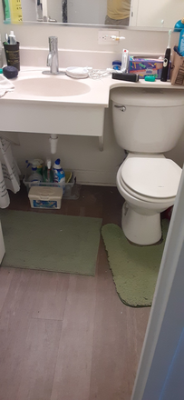 Bathroom - Parkside Apartments, close to campus, shared room