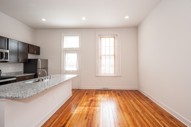 Living Space - 2606 Short Vine House