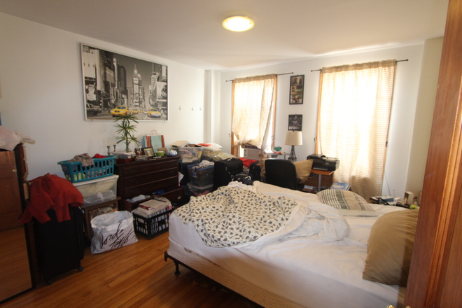 3 - Conveniently located furnished apartment across from the Porter T.