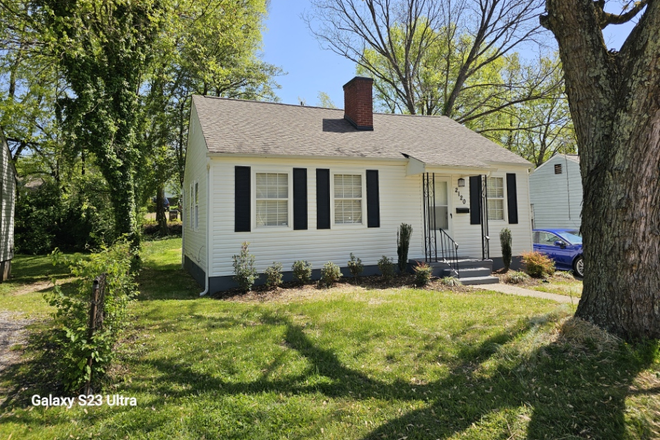 Street view - Totally Renovated Home near University and Downtown Two bedroom -One Bath
