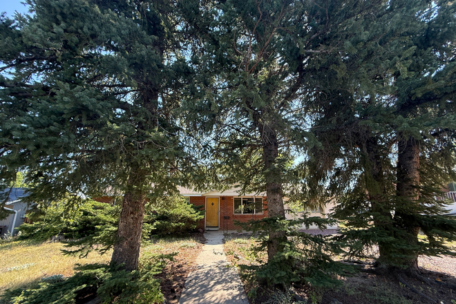 15 - AVAILABLE NOW!: 1340 Hartford Dr