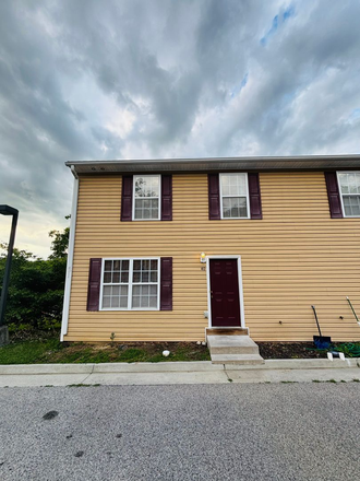  - 3 Bedroom 2.5 Bath Townhouse