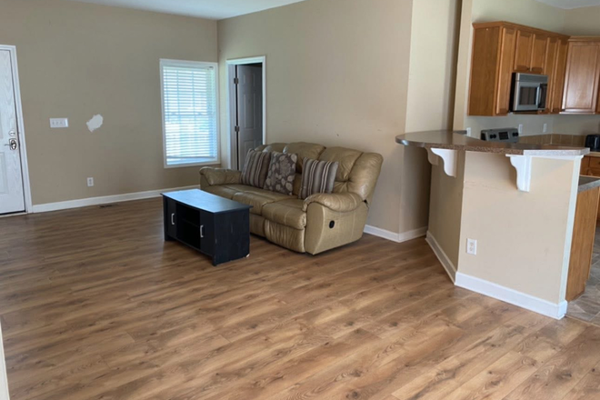 Living room - House near campus