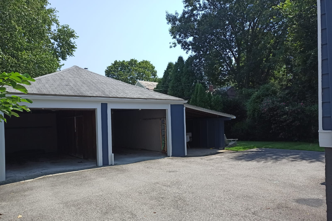 picture - NO BROKER FEE - 2026-2027 - great 2 unit house by campus