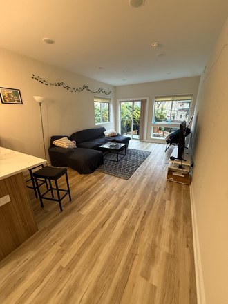 Common room - Private Room For Rent In New Luxury Building Apartments