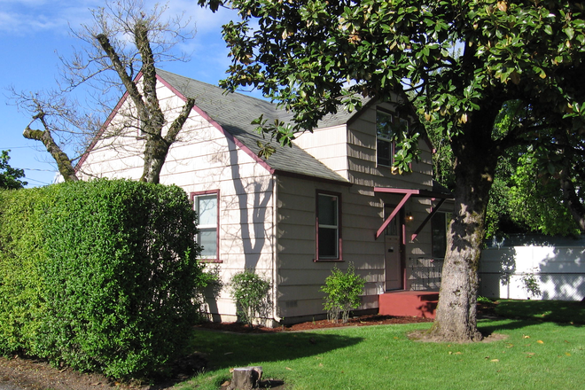 Outside North - Charming three bedroom two bath house on direct bus line to U of O.