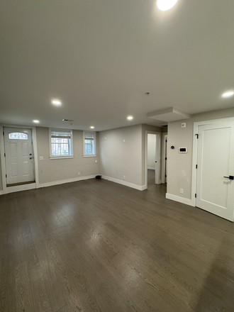 Call NOW for showings! 617-236-8600 - NEWBURY ST - *NO FEE* LUXURY GRDN LVL 2BR *AVAIL NOW* IN KENMORE W/ IN UNIT LNDRY, A/C, 2 BATHS Apartments