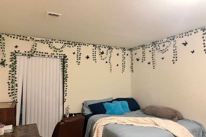 Furnished bedroom - Post House