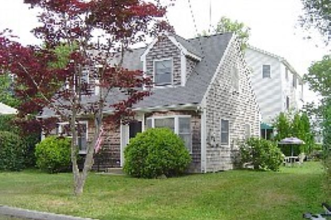 Front Exterior of Cottage - 23 Elizabeth Road Narragansett, RI 02882 House